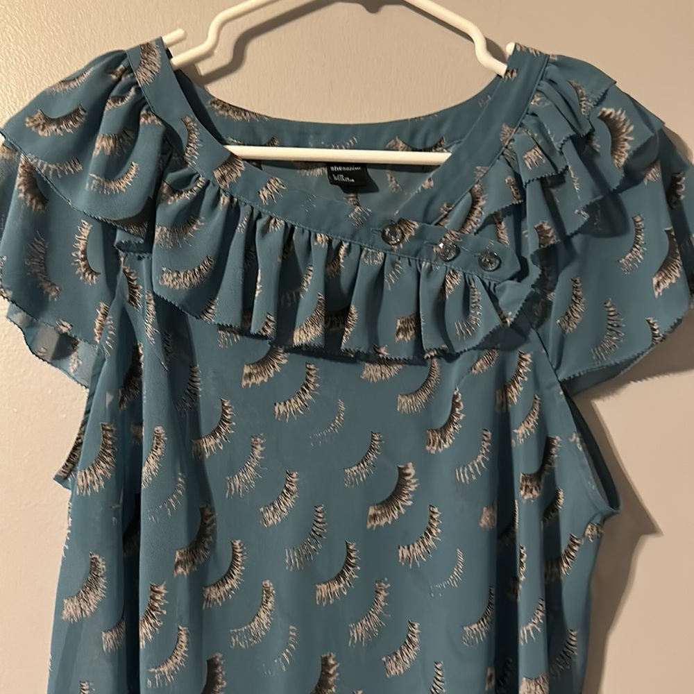 She Said Blue Ruffled Women's Top Size Large - Picture 2 of 4